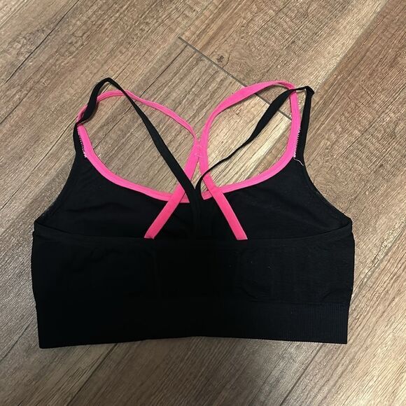 Reebok athletic top - Picture 2 of 3